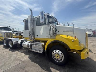 Western Star 4900 Sleeper Semi Truck - Detroit 450HP, Automatic