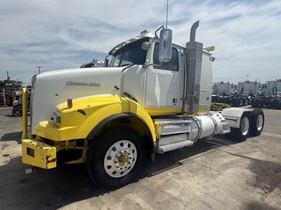 Western Star 4900 Sleeper Semi Truck - Detroit 450HP, Automatic