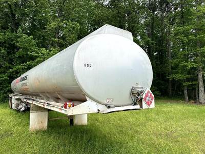 Polar 406 9200 GAL, 5 CMPT Tank Trailer