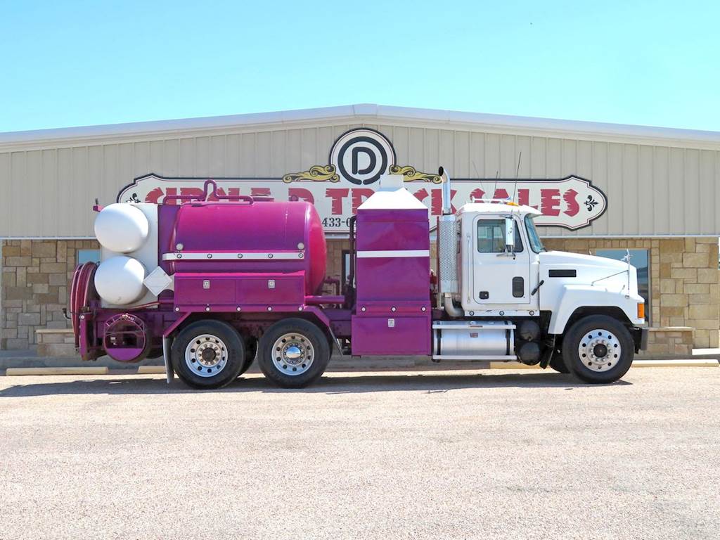 2002 Mack CH613 Oil Field Truck For Sale, 505,938 Miles | Abilene, TX |  5566C | MyLittleSalesman.com