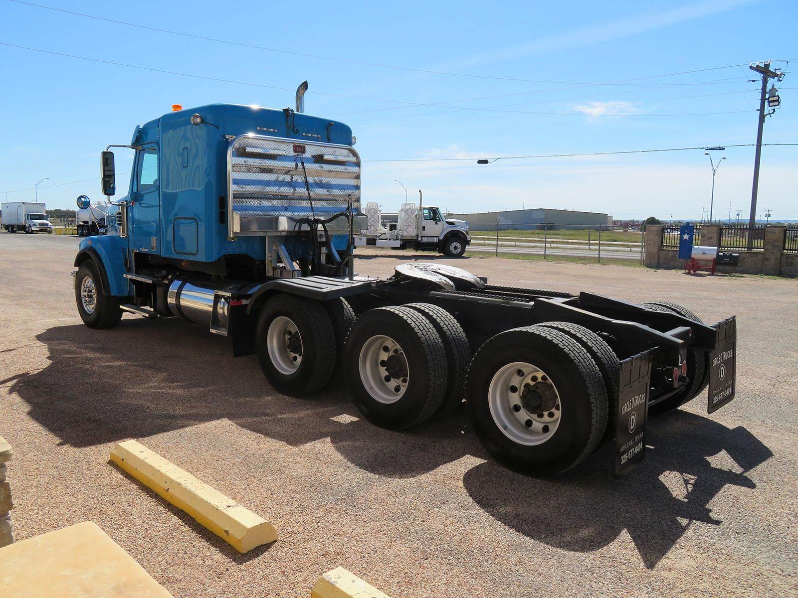2015 Freightliner 122SD Tri Axle Sleeper Semi Truck 60" Mid Roof