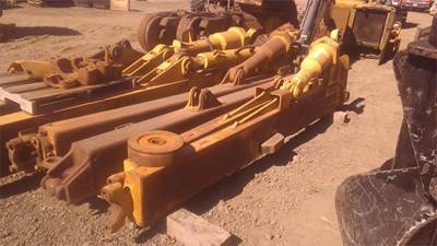 Caterpillar D8L Blade