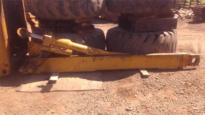 Caterpillar D9N Blade