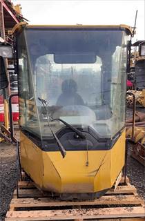 Komatsu Cab