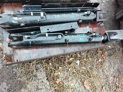 Caterpillar 525D ARCH CYL Crowd Cylinder