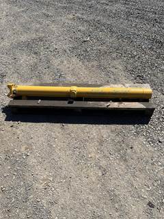 Caterpillar D6R Lift / Boom Cylinder