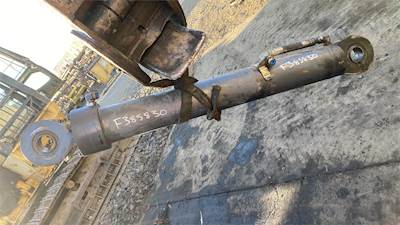 John Deere 753GL Lift / Boom Cylinder