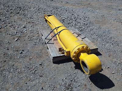 Komatsu WA800 Lift / Boom Cylinder