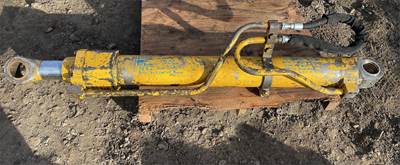 Good Used LH Boom Cylinder CAme Off Of A Working John Deere 690ELC ExcAvAtor