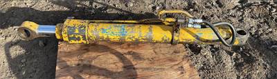 Good Used RH Boom Cylinder CAme Off Of A Working John Deere 690ELC ExcAvAtor.