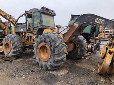 Caterpillar 525C Skidder
