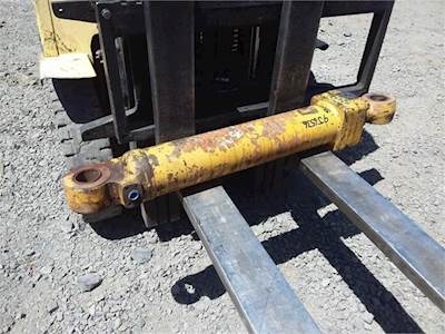 Caterpillar Steering Cylinder
