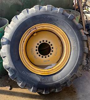 Caterpillar Tire & Rim