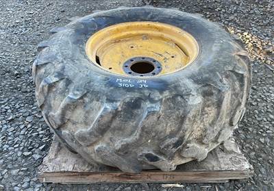 John Deere Tire & Rim