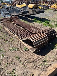 Caterpillar 235 Tracks