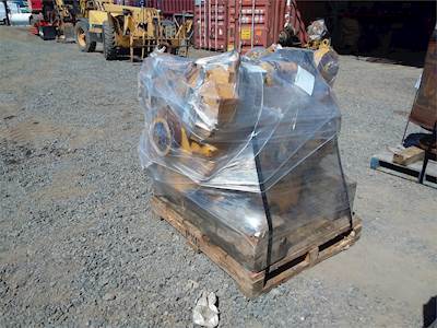 Komatsu 330M Transmission