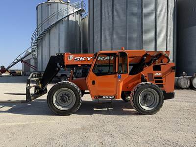 SkyTrak 8042 Telehandler - 8000lb Capacity, 42ft Lift Height