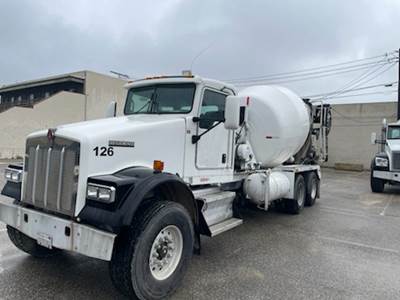 2015 Kenworth W 900 Mixer / Ready Mix / Concrete Truck - McNeilus 10.5 YD BRIDGEMASTER Ready Mix Truck Body