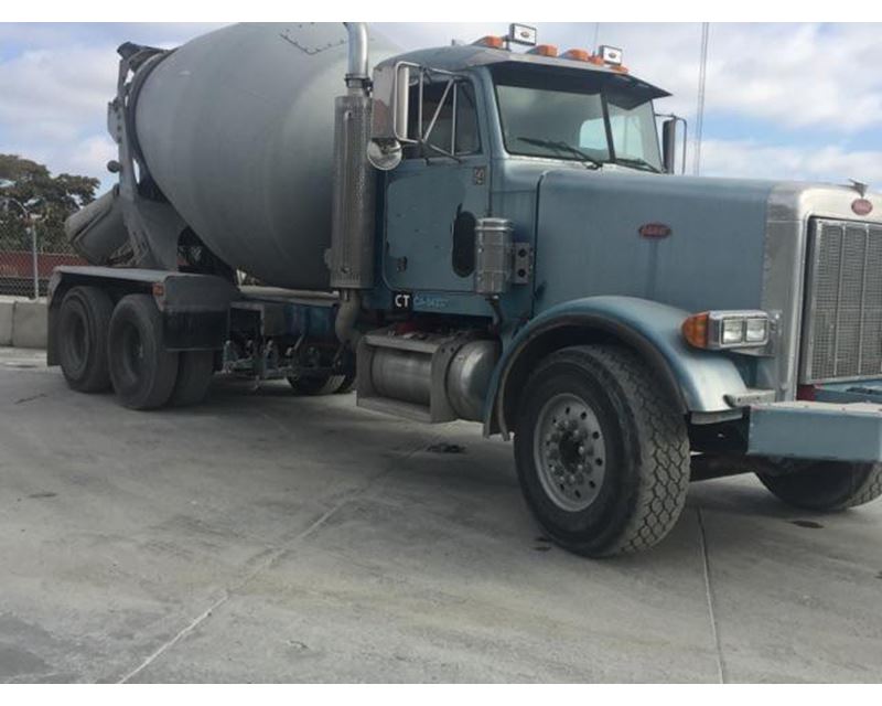 2001 Peterbilt 357 Mixer / Ready Mix / Concrete Truck For Sale, 210,000