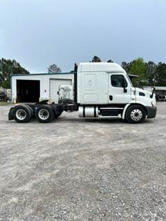 2016 Cabover with Sleeper