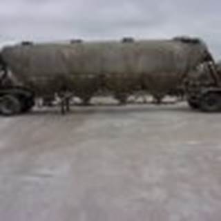 1986 Fruehauf Dry Bulk / Pneumatic Tank Trailer