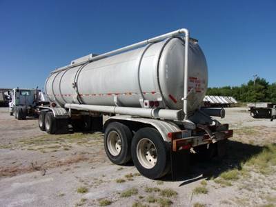 1990 Trail Master 6800 Gallon Pup Trailer