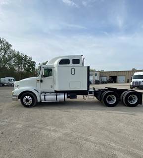 2007 International Sleeper Semi Truck