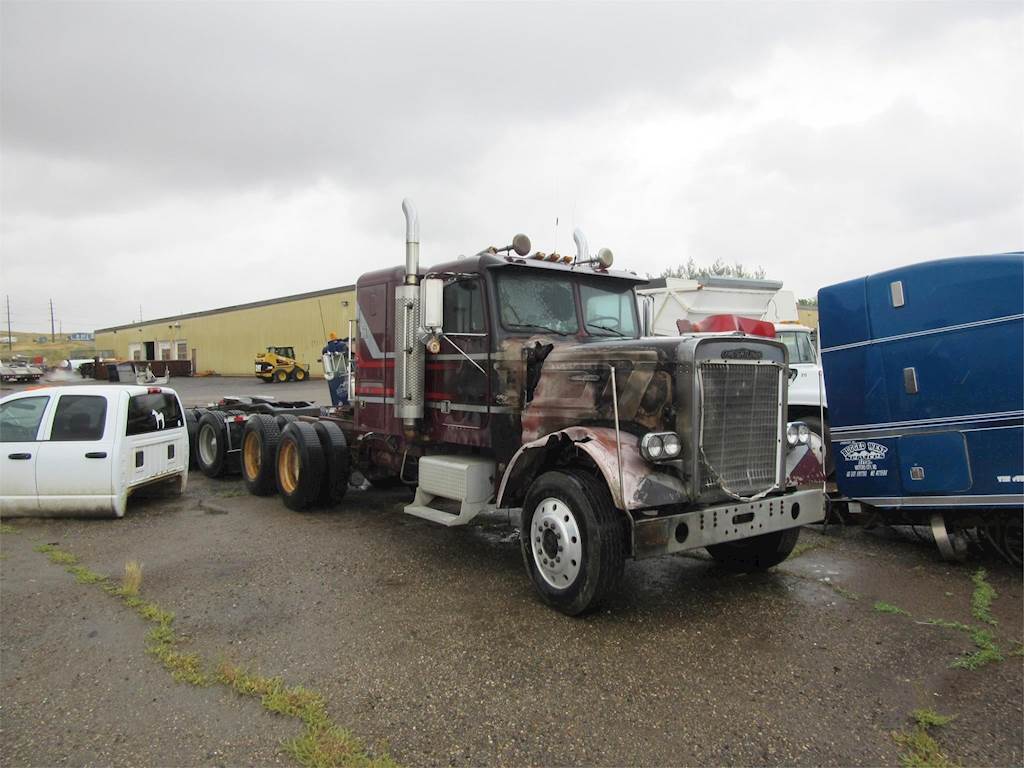 1983 Freightliner FLD120 Salvage Truck For Sale Havre, MT 9494187
