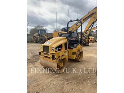 Caterpillar CB2.7 Smooth Drum Roller Compactor