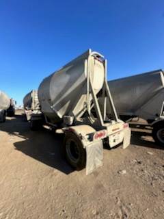1978 J & L 550 CU FT DOUBLES Dry Bulk / Pneumatic Tank Trailer