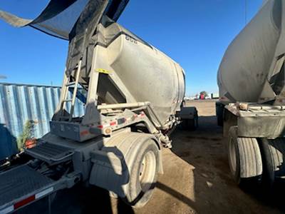 2021 J & L 560 CFT DOUBLES Dry Bulk / Pneumatic Tank Trailer