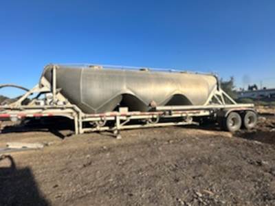 2015 Retesa 1040 CF Dry Bulk / Pneumatic Tank Trailer