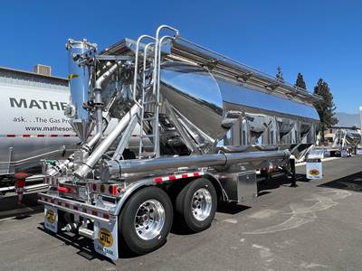 Heil 1636 VAC/PNEU Vacuum Tank Trailer