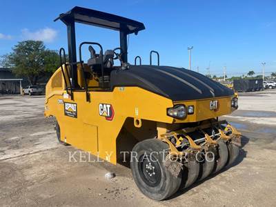 Caterpillar CW16 Pneumatic Tired Roller