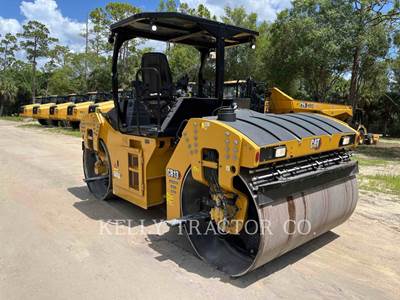 Caterpillar CB13 Tandem Vibratory Roller