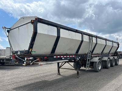 2017 ABS 48 Ft Live Bottom Belt Trailer.