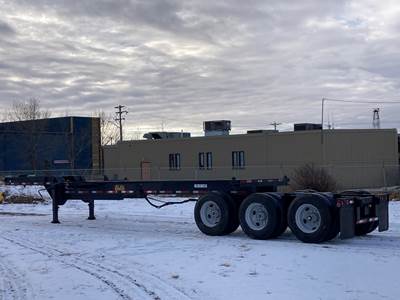 2006 Hyundai Container Chassis / 20 ft container pins