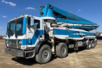 2005 Mack 600 Concrete Pump Truck 8x4