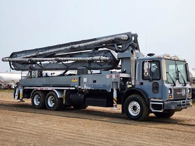 2007 Mack MR690S Concrete Pump Truck