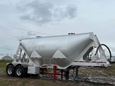 2002 Advance 1,100 Cubic ft Dry Bulk / Pneumatic Tank Trailer / Tandem axle