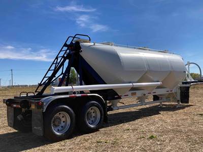 2005 LBT 1000 CUBIC FT Tandem AXLE STEEL DRY BULK PNEUMATIC CEMENT SAND PALLET TANK TRAILER