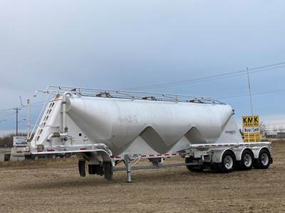 2011 MAC 1,480 Cubic ft / 42.5 M3 / Dry Bulk Pneumatic Tri Axle Aluminum Tank Trailer / Automatic Air Operated Handrails