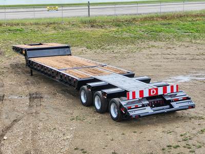 2007 Aspen 59 Ton Scissorneck / Folding Neck Tri Axle / 10' 6" Wide Trailer