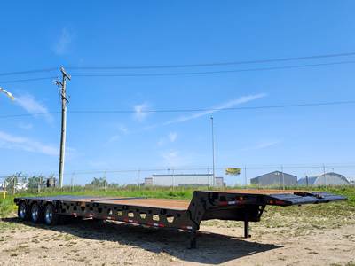 2004 Aspen 47 Ton Scissorneck / Folding neck Trailer / Tri axle / 51 ft Long 9 ft 6 in Wide