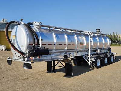 2014 Advance 28,000 Litre / 7,400 Gallon / Tridem Aluminum 1 Compartment Vacuum Tank Trailer.