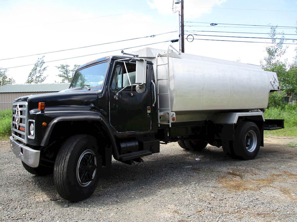 1988 International S1900 Gasoline / Fuel Truck
