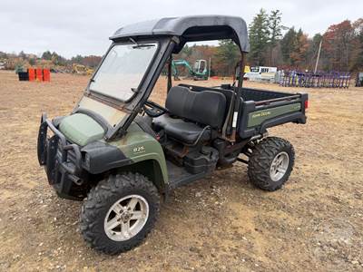 John Deere 825E Utility Vehicle