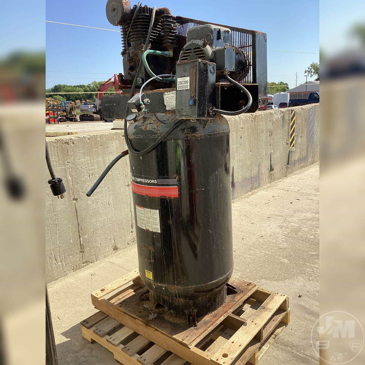 Stationary Air Compressor, Napa Model 82348VAT, 208230 Volt 1 Phase