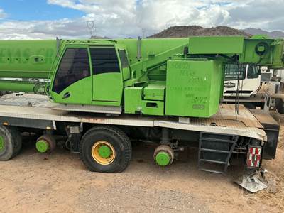 Grove GMK5220 All Terrain Crane