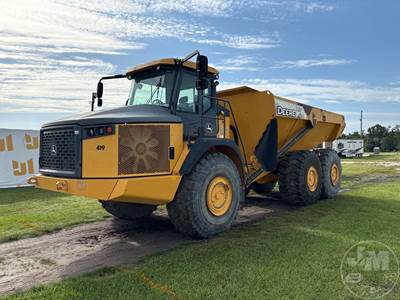John Deere 410E Articulated Truck